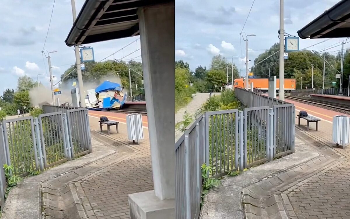Trein rijdt dwars door vrachtwagen op overweg in Polen