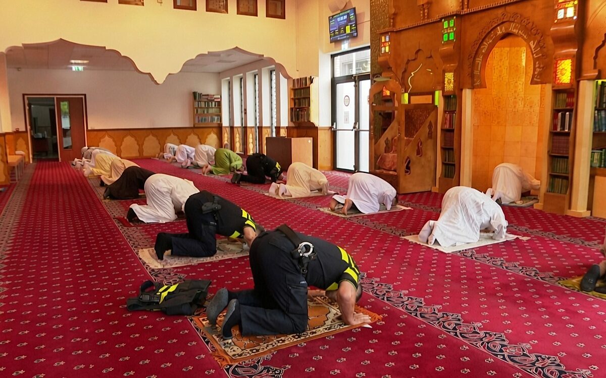 Politieagenten mogen voortaan geen religieuze bijeenkomsten organiseren