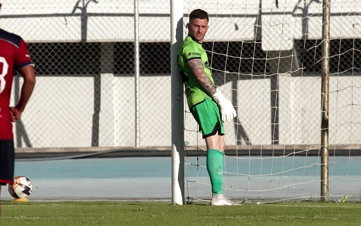 Doelman grijpt niet in bij ‘onterechte’ strafschop in Boliviaanse competitie