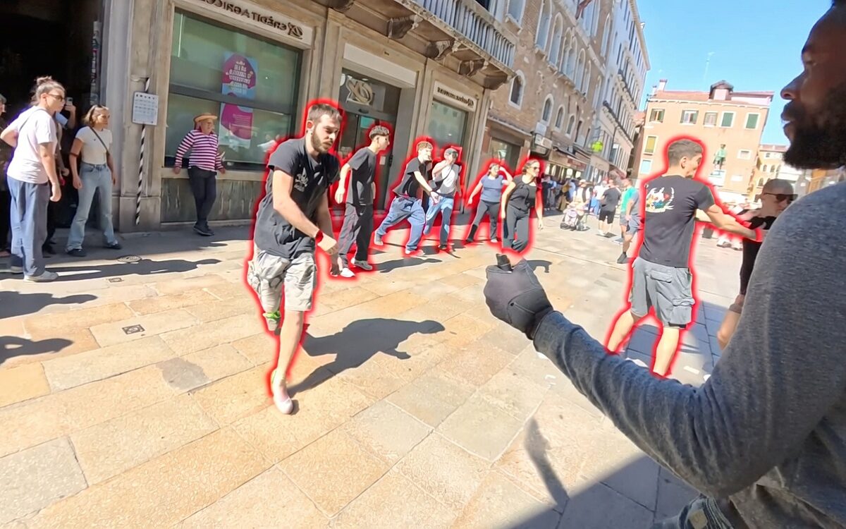 Dutch Travel Maniac publiceert beelden van gevecht met Antifa in Venetië