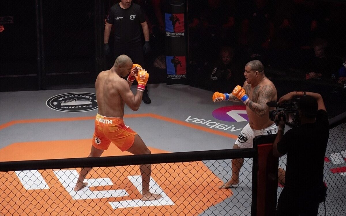 Levi Rigters beslist MMA-debuut in Den Bosch met knock-out na 45 seconden