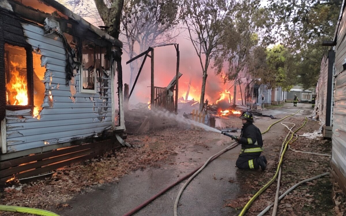 # Zeker 24 gewonden bij zeer grote brand op camping aan Gardameer

Op een camping aan het Gardameer heeft een enorme brand gewoed. Daarbij zijn zeker 24 mensen gewond geraakt.
