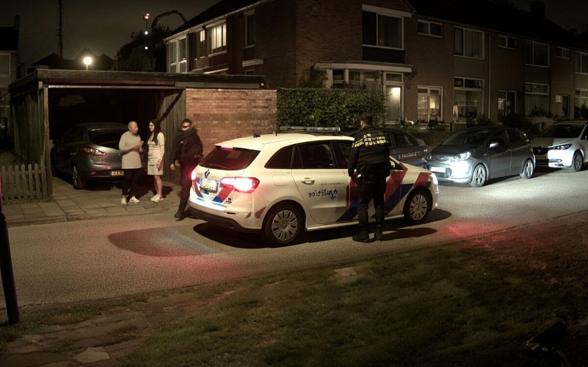 Politieagent rijdt collega omver en internet lacht zich kapot
