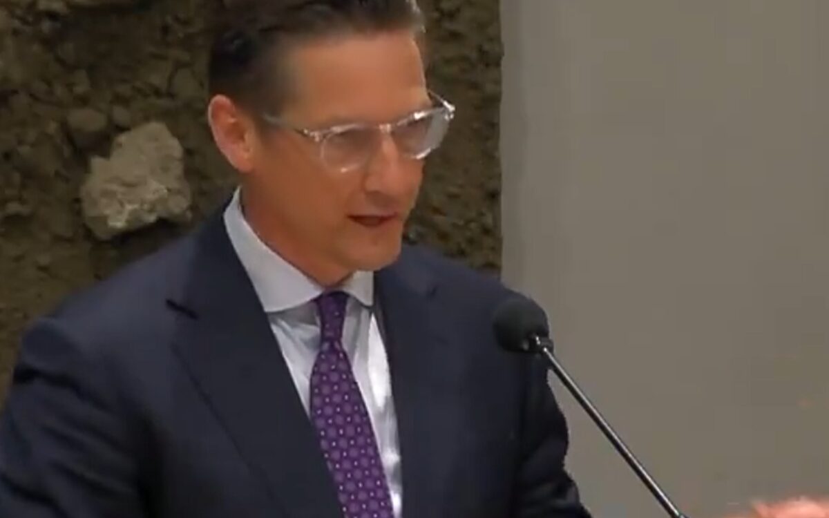 ZIEN! Joost Eerdmans (JA21) haalt uit naar DENK: 'De lange arm van Ankara'