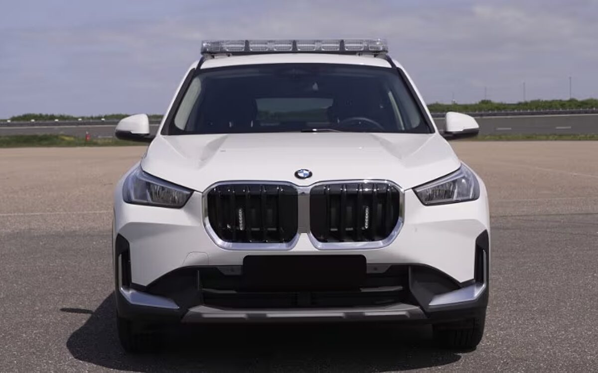 Hier neemt u het straks tegen op: politie presenteert nieuwe dienstwagens