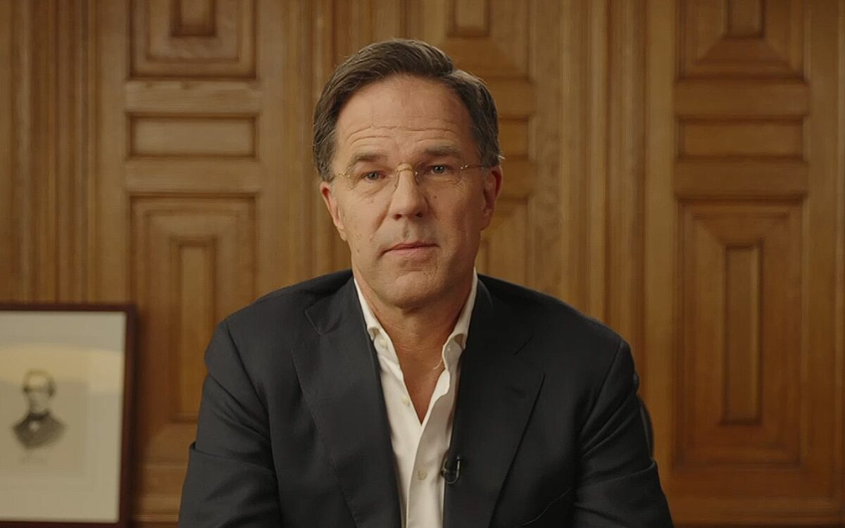 Rutte zag foto van bijna 14 jaar geleden: 'Er zijn sindsdien wat grijze haren en rimpels bijgekomen'