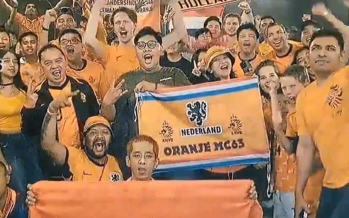 Video's tonen de Oranjegekte in Indonesië: 'Jakarta in de ban van het Nederlands elftal'