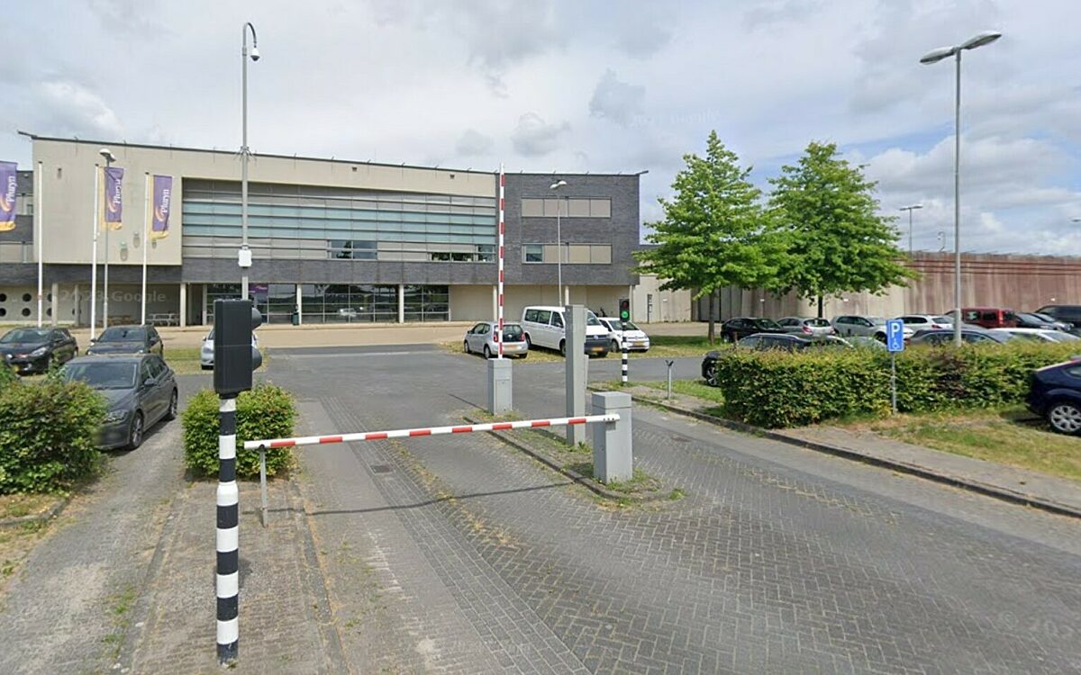 Medewerkster jeugdgevangenis Lelystad ontslagen na seks met minderjarige gevangene