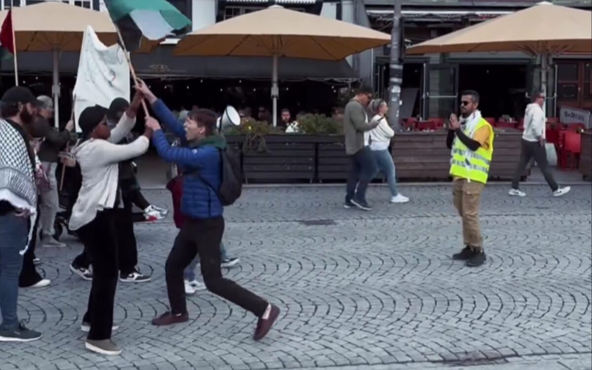 'Nazi' valt pro-Palestijnse demonstranten aan in Noorwegen