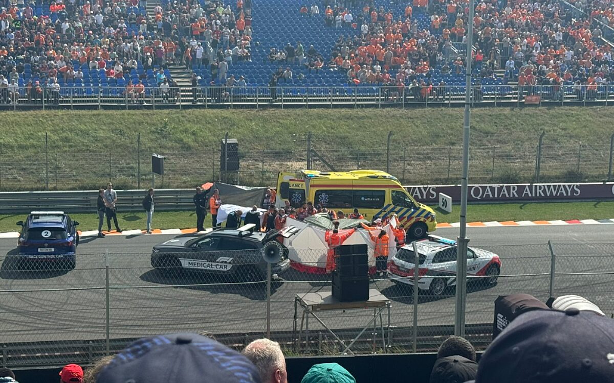 Video: Stuntmotorrijder crasht op circuit van Zandvoort