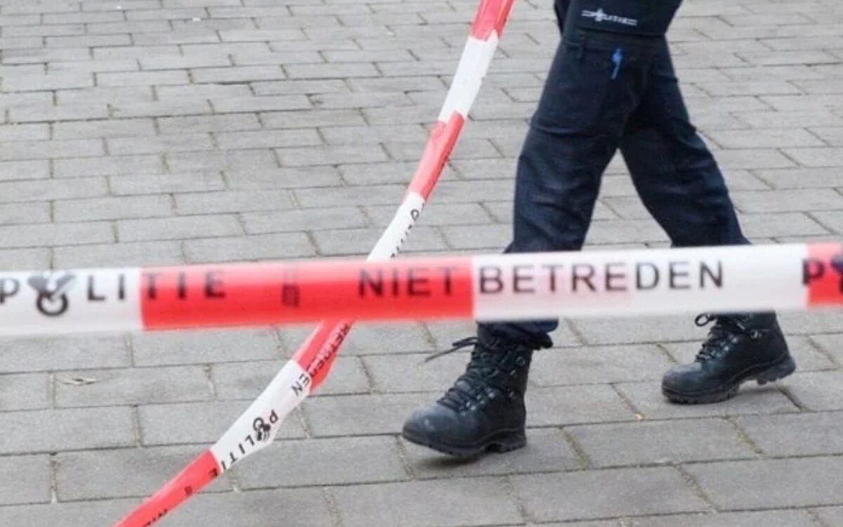 Dode man gevonden in woning in Beek, politie vermoedt misdrijf