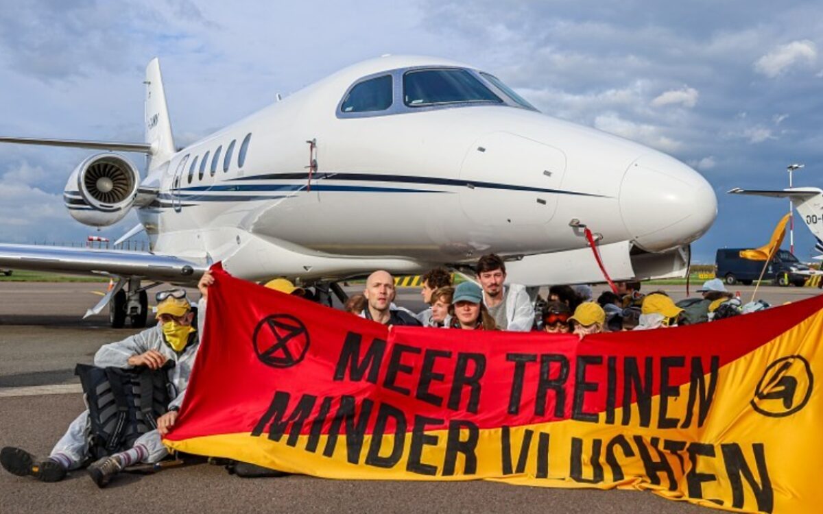 XR-activisten klagen Schiphol aan na toegangsverbod, willen tóch wel vliegen