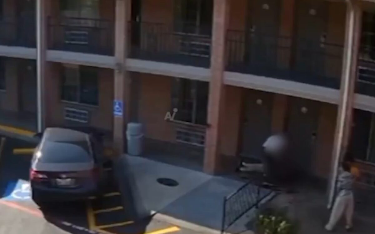 Schokkend: Indiase man op straat onthoofd na ruzie over wasmachine