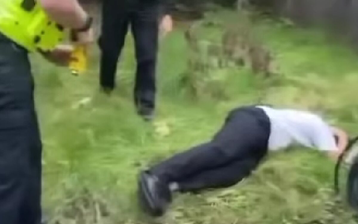 Agent tasert 14-jarige jongen bij burenruzie