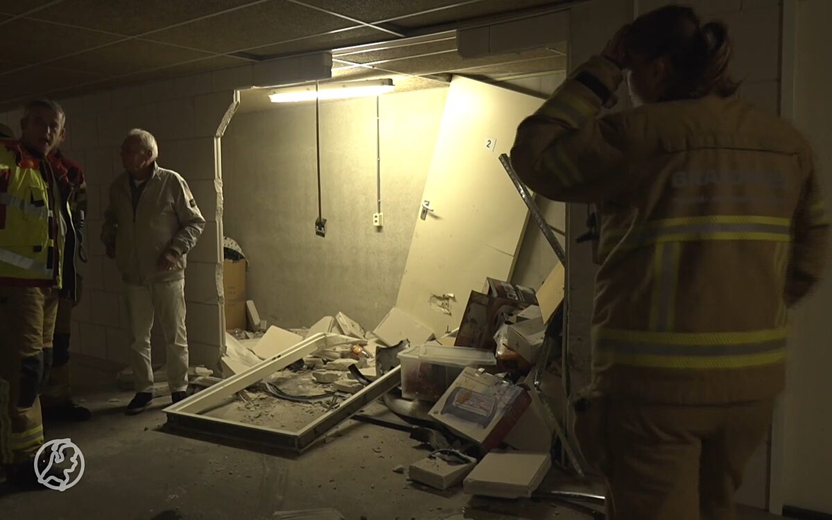 Oudere man rijdt door muur in parkeergarage Harderwijk
