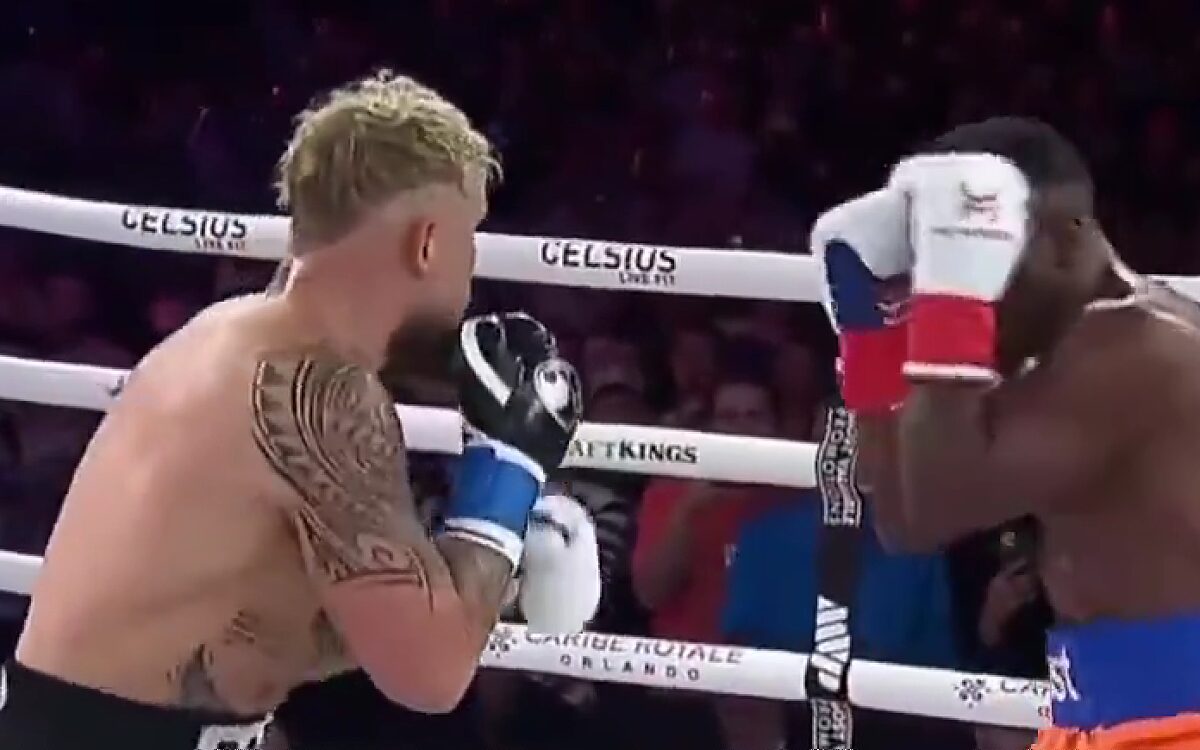 Beelden: Jake Paul slaat tegenstander in eerste ronde knock-out