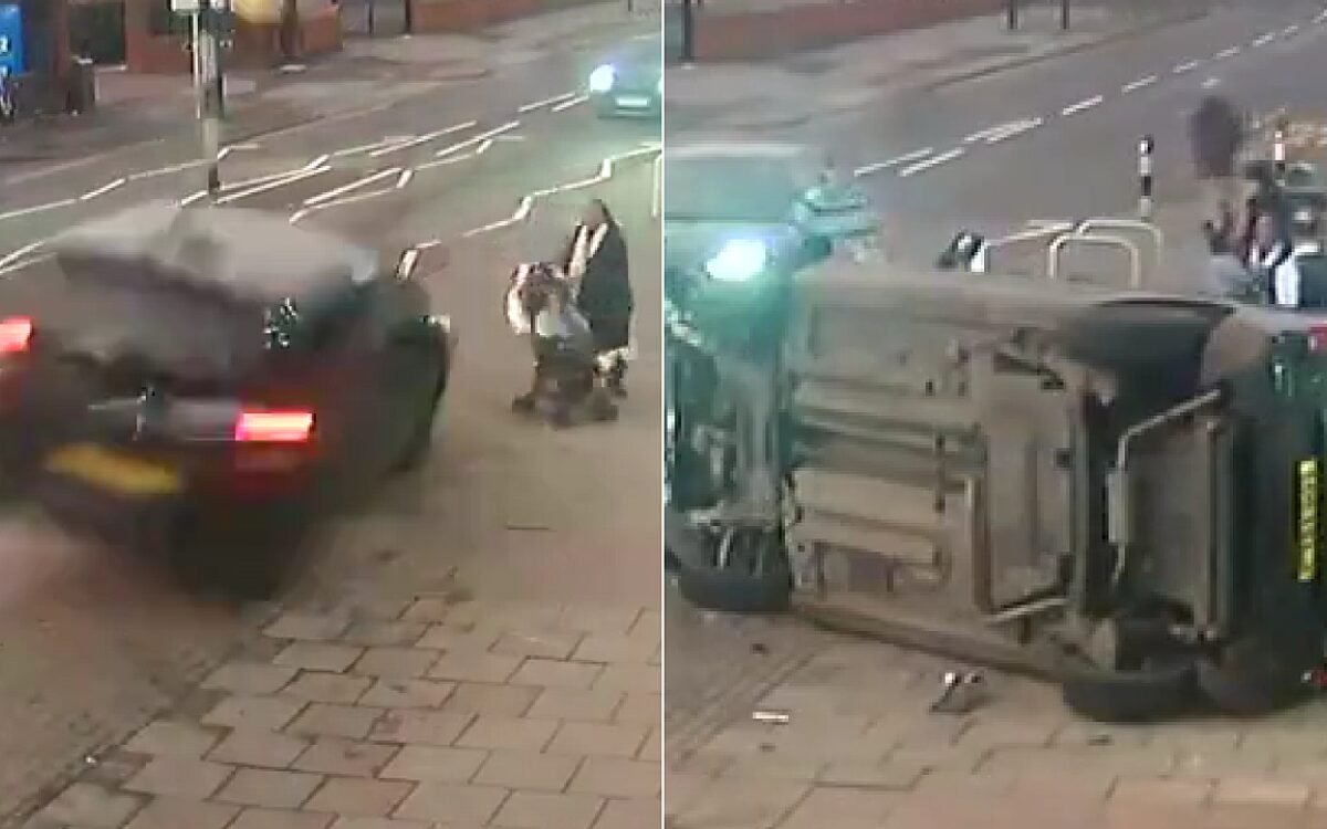 Beelden: Op hol geslagen auto raast op moeder en kind af