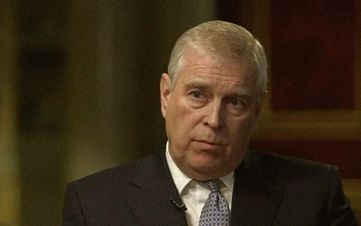 ‘Prins Andrew verbleef weken in villa Jeffrey Epstein’