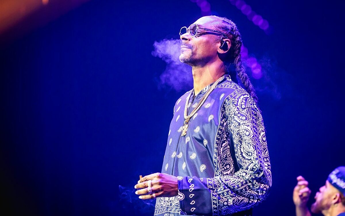 Snoop Dogg verschijnt in Feyenoord-shirt bij optreden