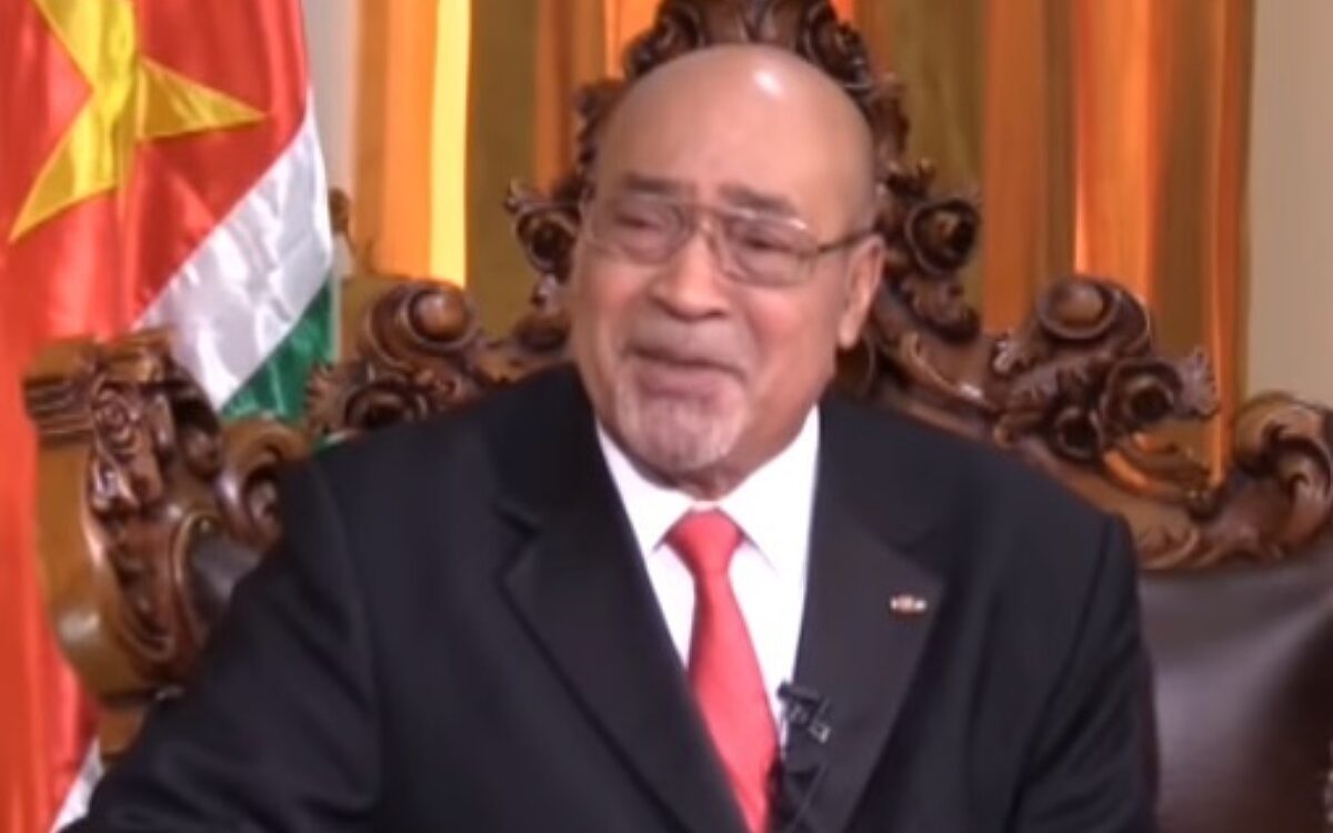Voortvluchtige Desi Bouterse op opsporingslijst Interpol