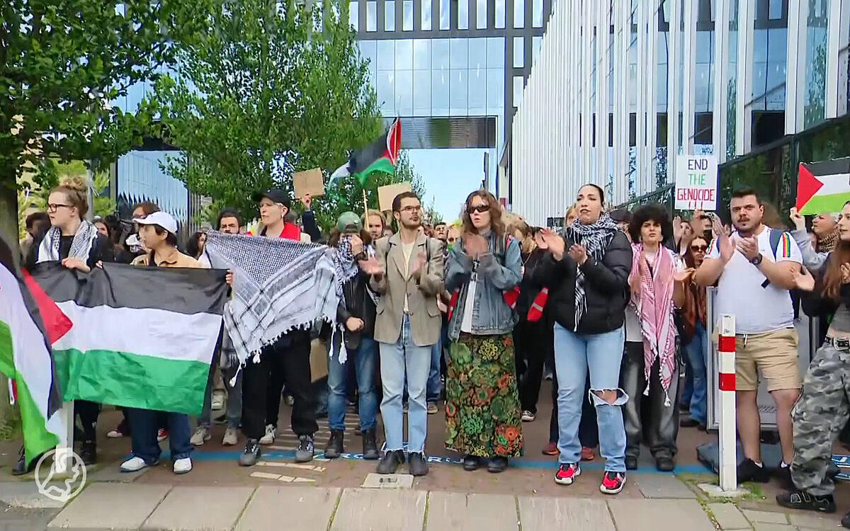 Politie treedt niet op tegen demonstranten UvA-terrein, nog zo’n 20 aanwezig