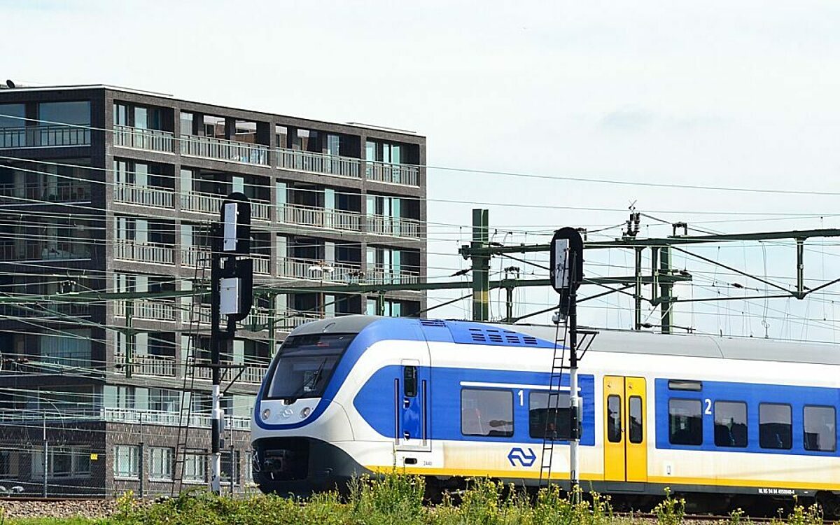 De reiziger is wéér de klos: treinverkeer deze zomer wekenlang ontregeld door groot onderhoud