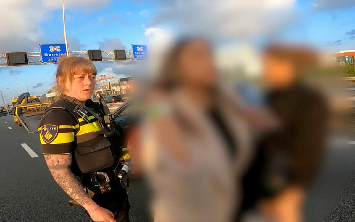 Vrouw stapt dronken achter het stuur en reageert frustratie af: ‘Hebben jullie niks beters te doen?’