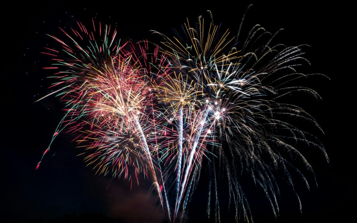 Veel hulpdiensten met vuurwerk belaagd tijdens jaarwisseling