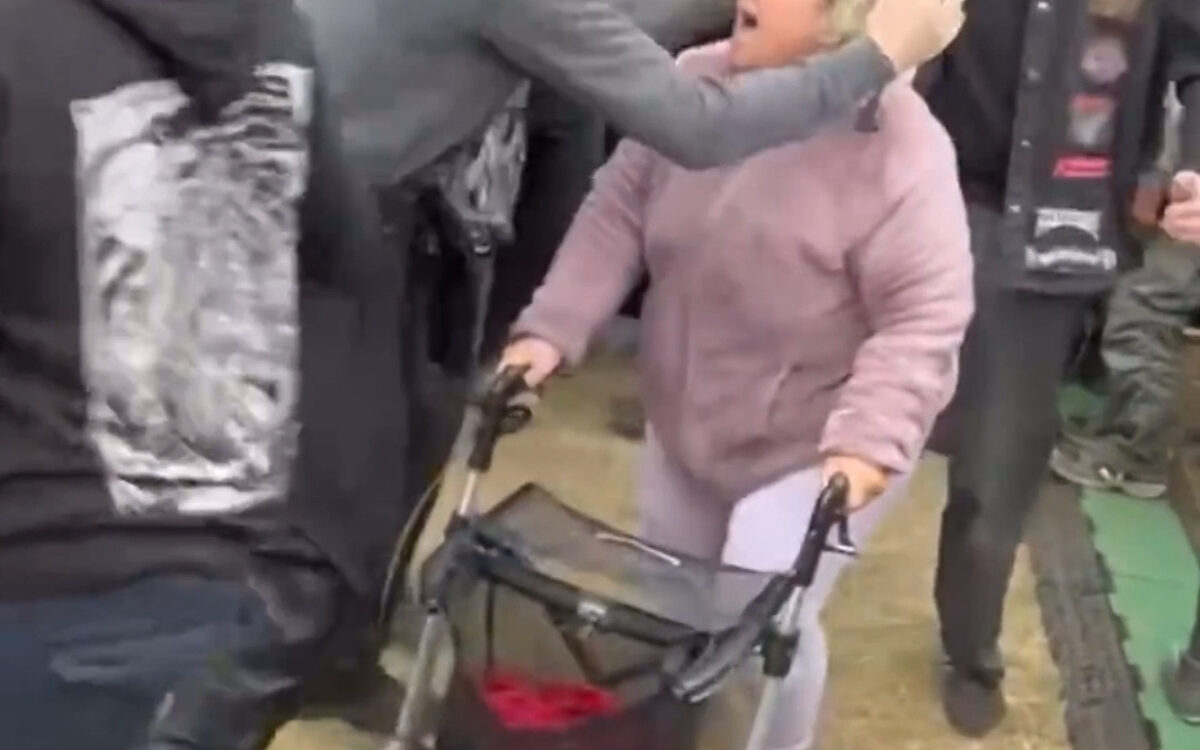 Video: vrouw van 59 met rollator gaat los op rockfestival
