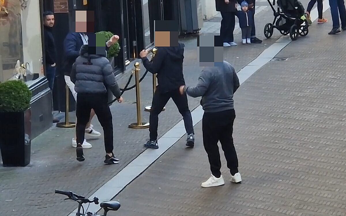 WALGELIJKE 3 vs. 1 in centrum Den Haag