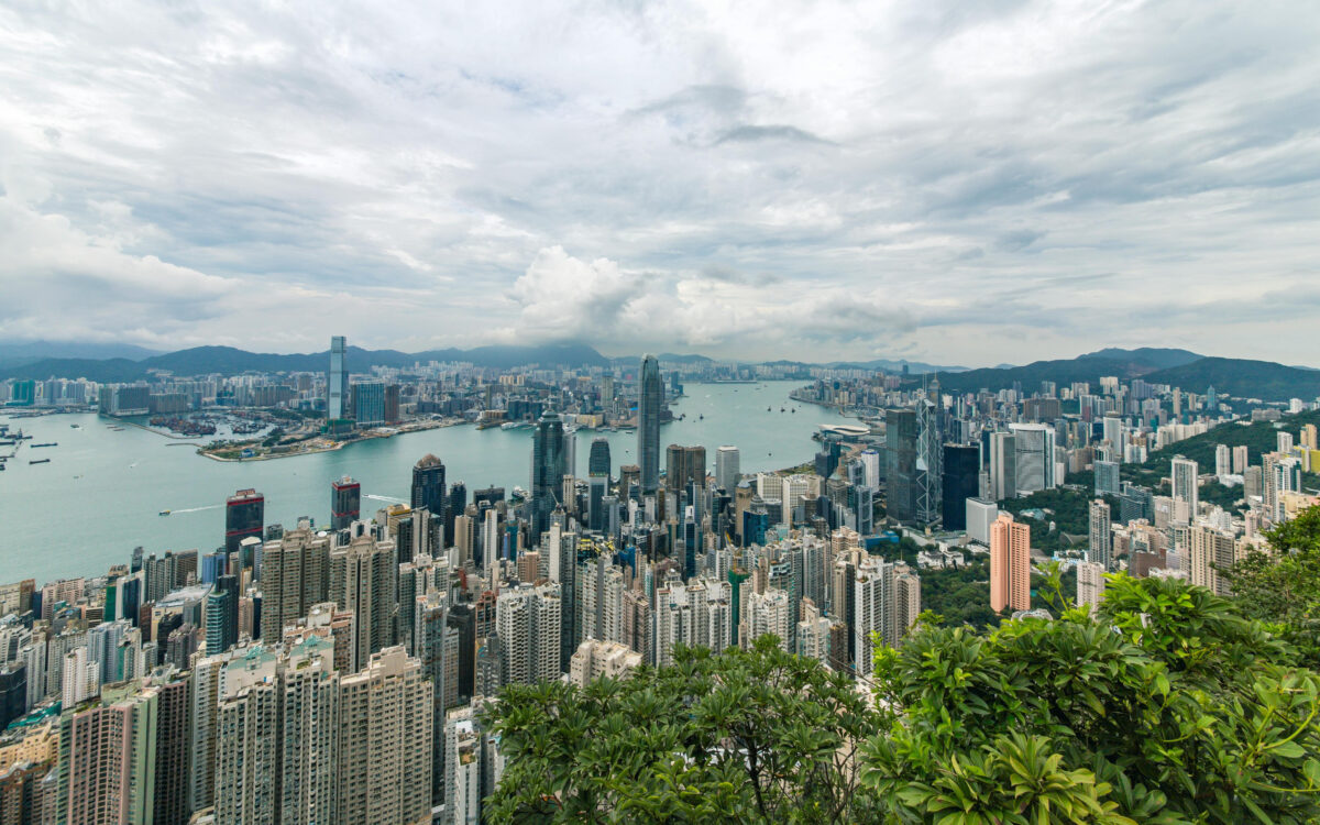 Almelose politicus vertrekt naar Hongkong vanwege verkiezingsuitslag