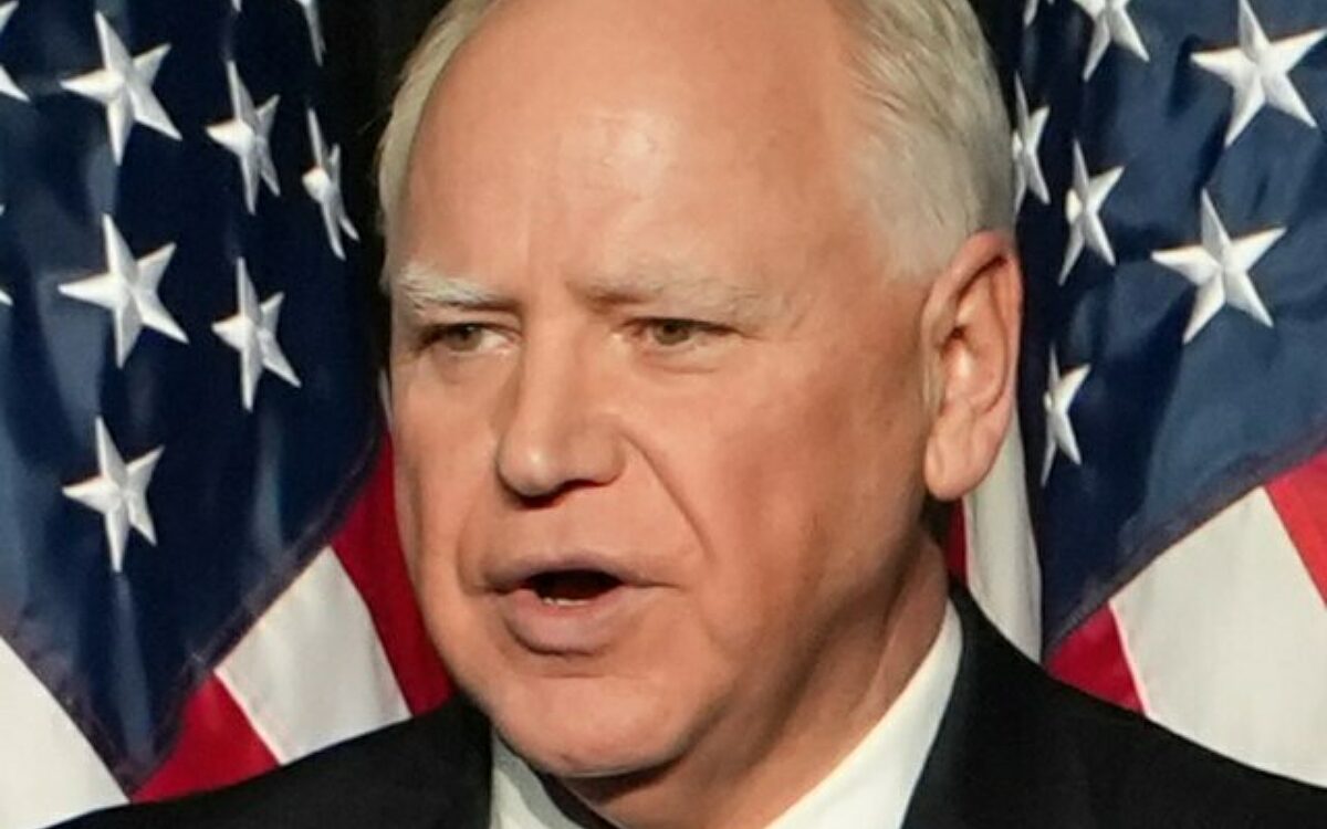Donald Trump vuurt running mate Tim Walz: 'Tampon Tim'