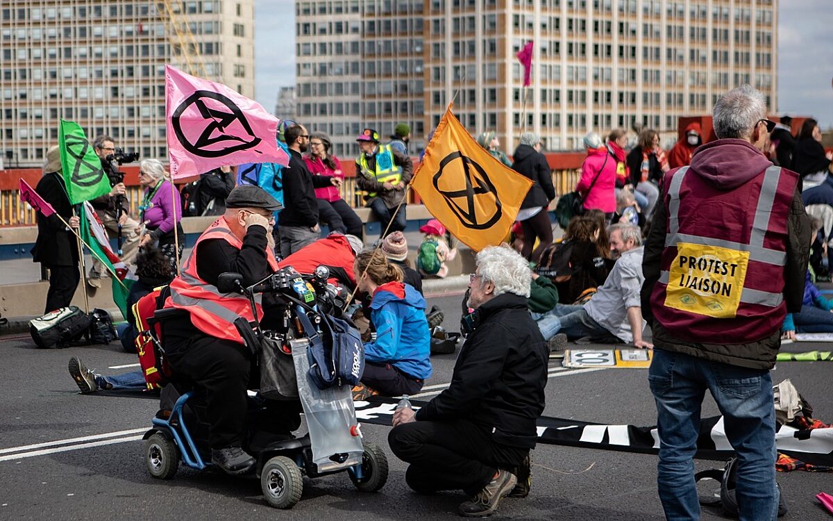 Burgemeester van Haarlem mag niet dreigen met dwangsommen tegen vier klimaatactivisten van Extinction Rebellion