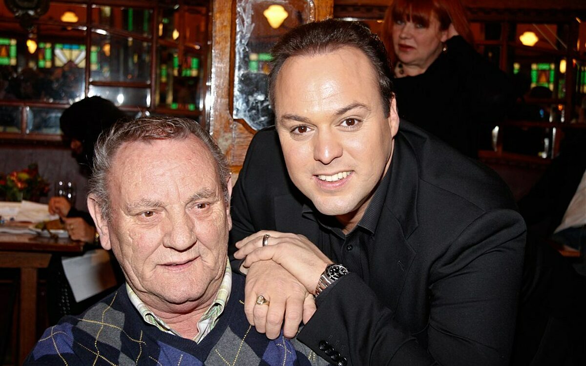 Frans Bauer rouwt op verjaardag vader: 'Feest in de hemel'