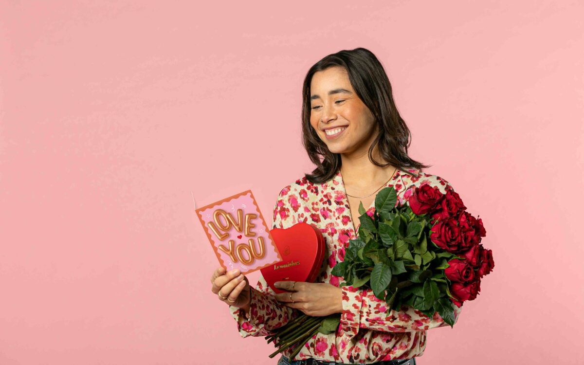Mannen verrassen hun partner vaker dan vrouwen