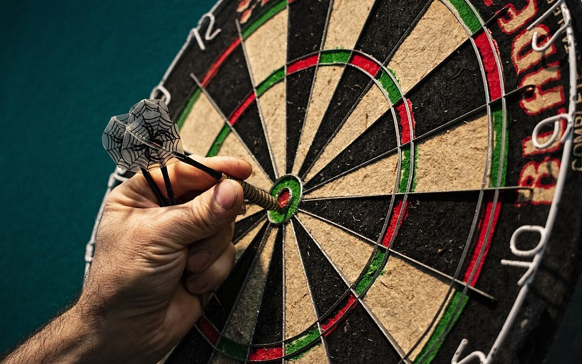 Dartsters stappen uit Nederlands vrouwenteam vanwege deelname transvrouw