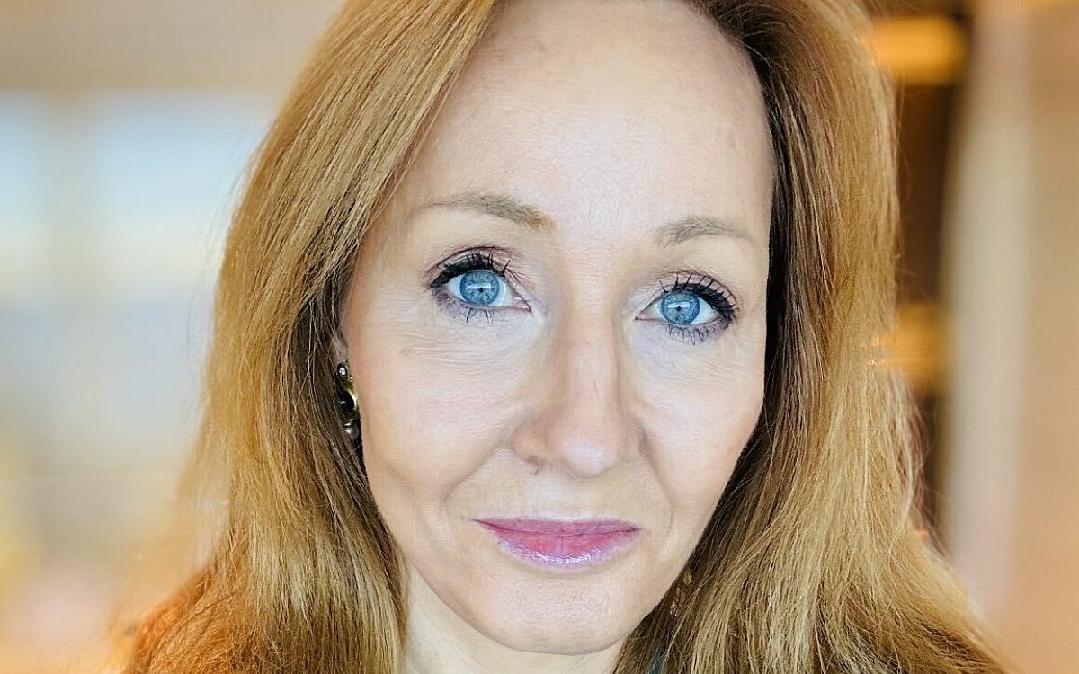 Harry Potter-schrijfster J.K. Rowling laat zich weer kritisch uit over transactivisme