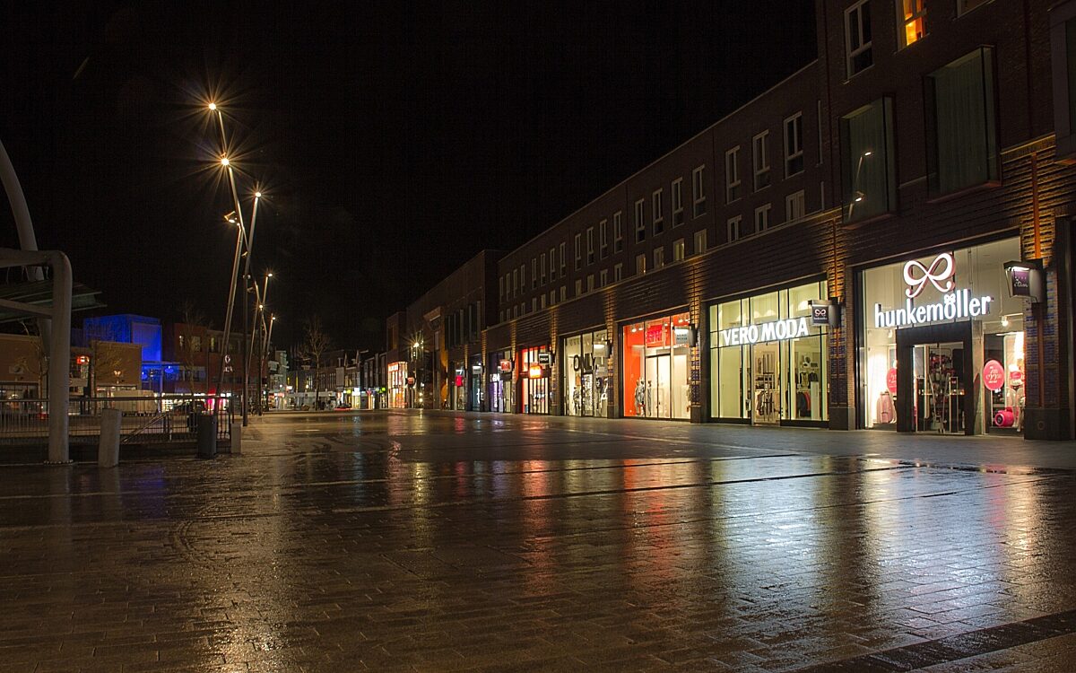 Video: Dode bij steekpartij in centrum Enschede