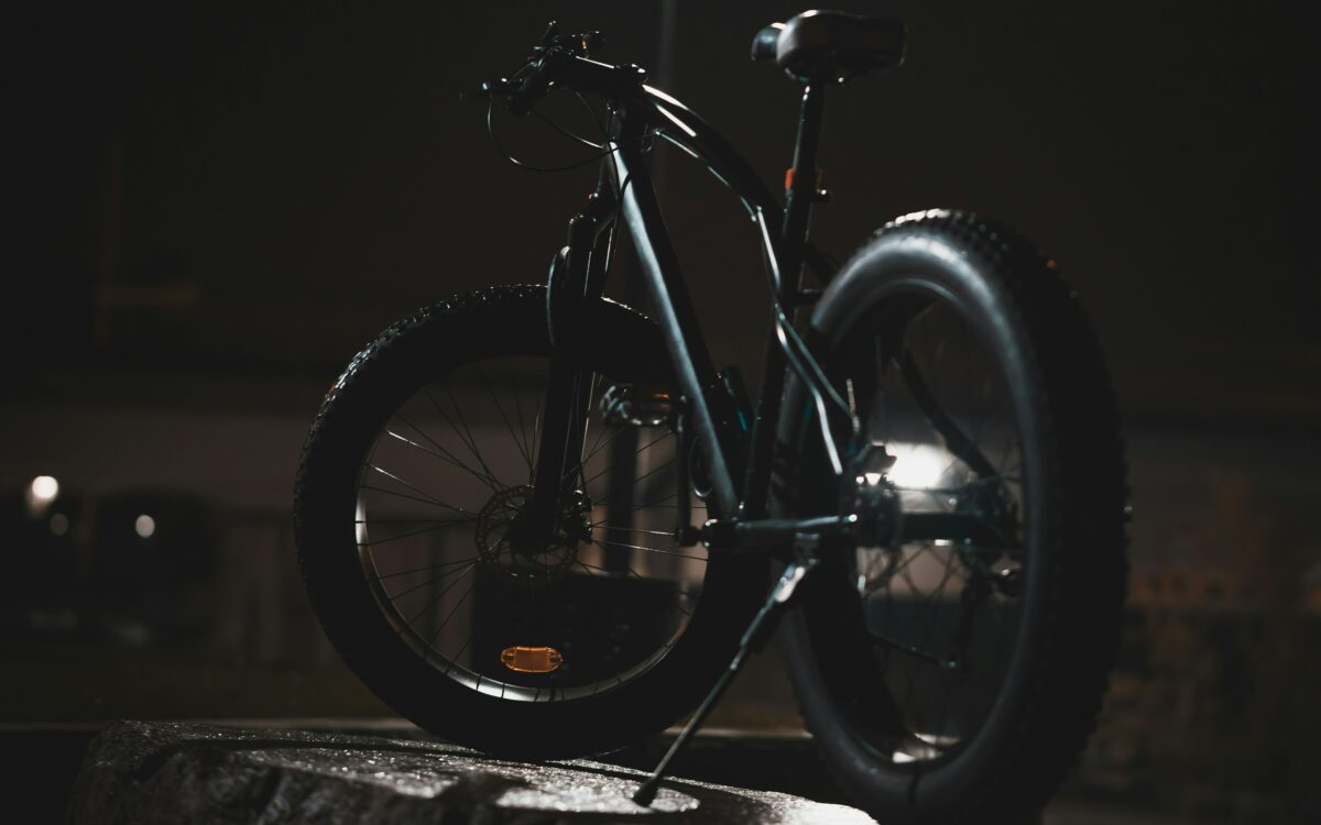 Tiener op fatbike zwaargewond na aanrijding in Delft