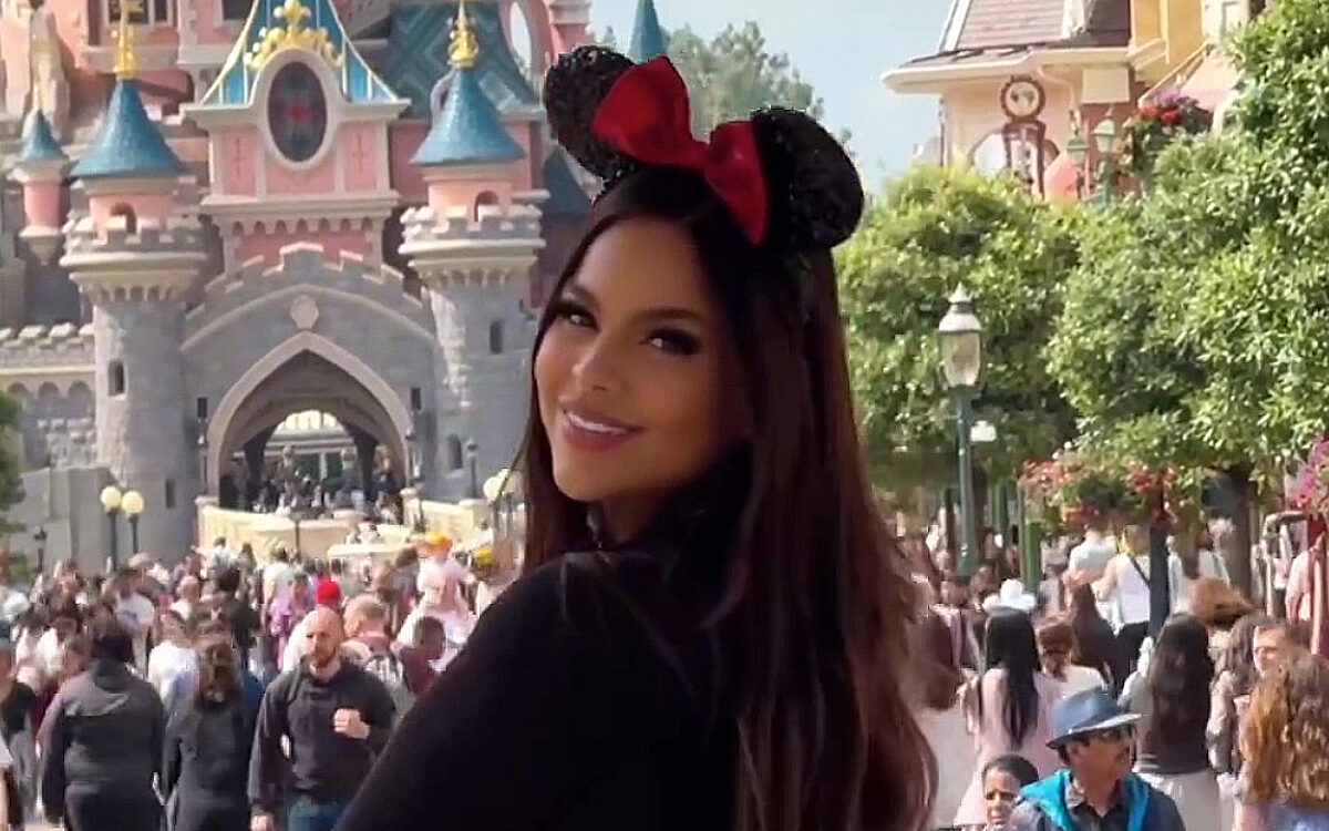 Model Gracie Bon is boos: ze werd in Disneyland namelijk voortdurend aangestaard