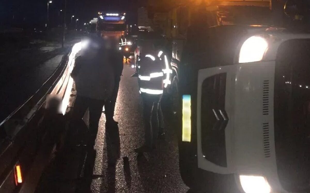 A28 dicht door omgevallen vrachtwagen