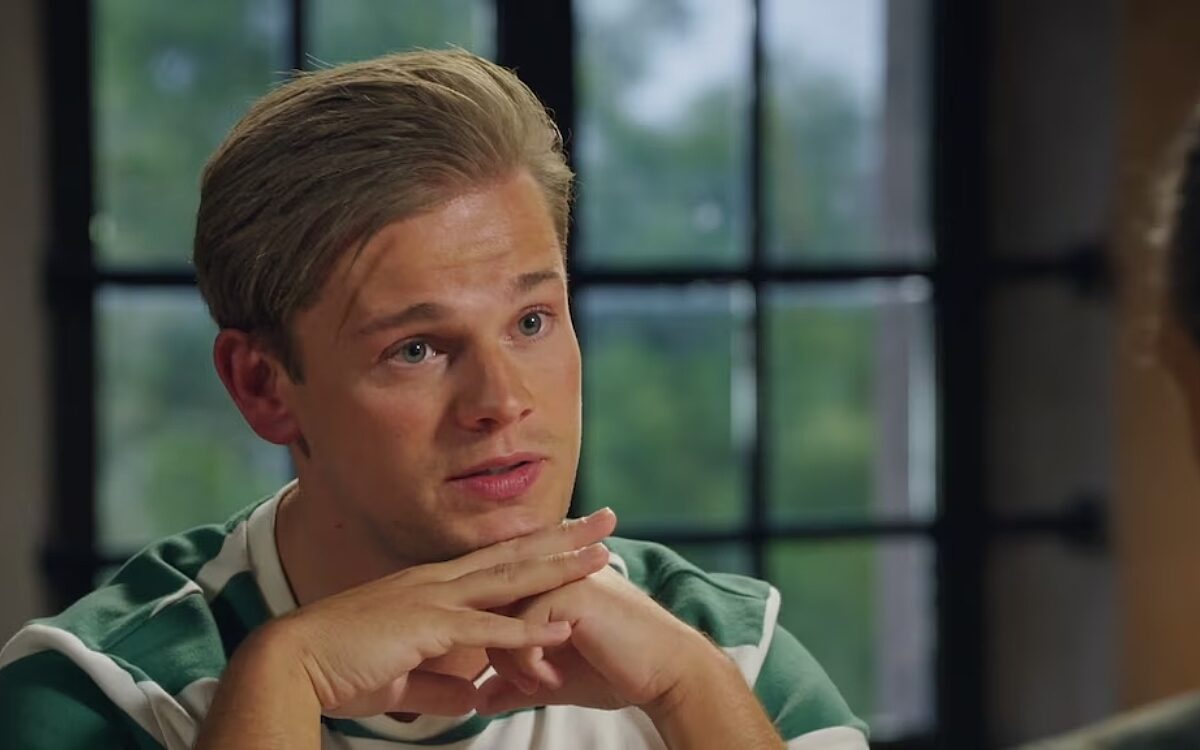 Dennis Schouten beschoten bij aankomst studio: sloeg op de vlucht, meerdere keren geraakt