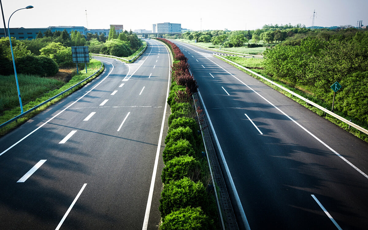 Groot ongeluk op A4 richting Den Haag: zes gewonden naar het ziekenhuis, snelweg dicht