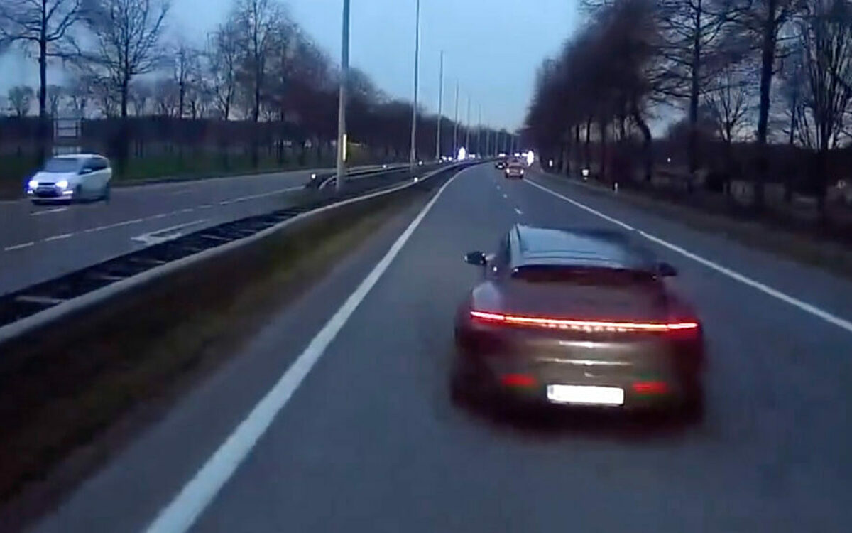 Vrachtwagenchauffeur moet vol in de ankers voor slapende Porsche-rijder