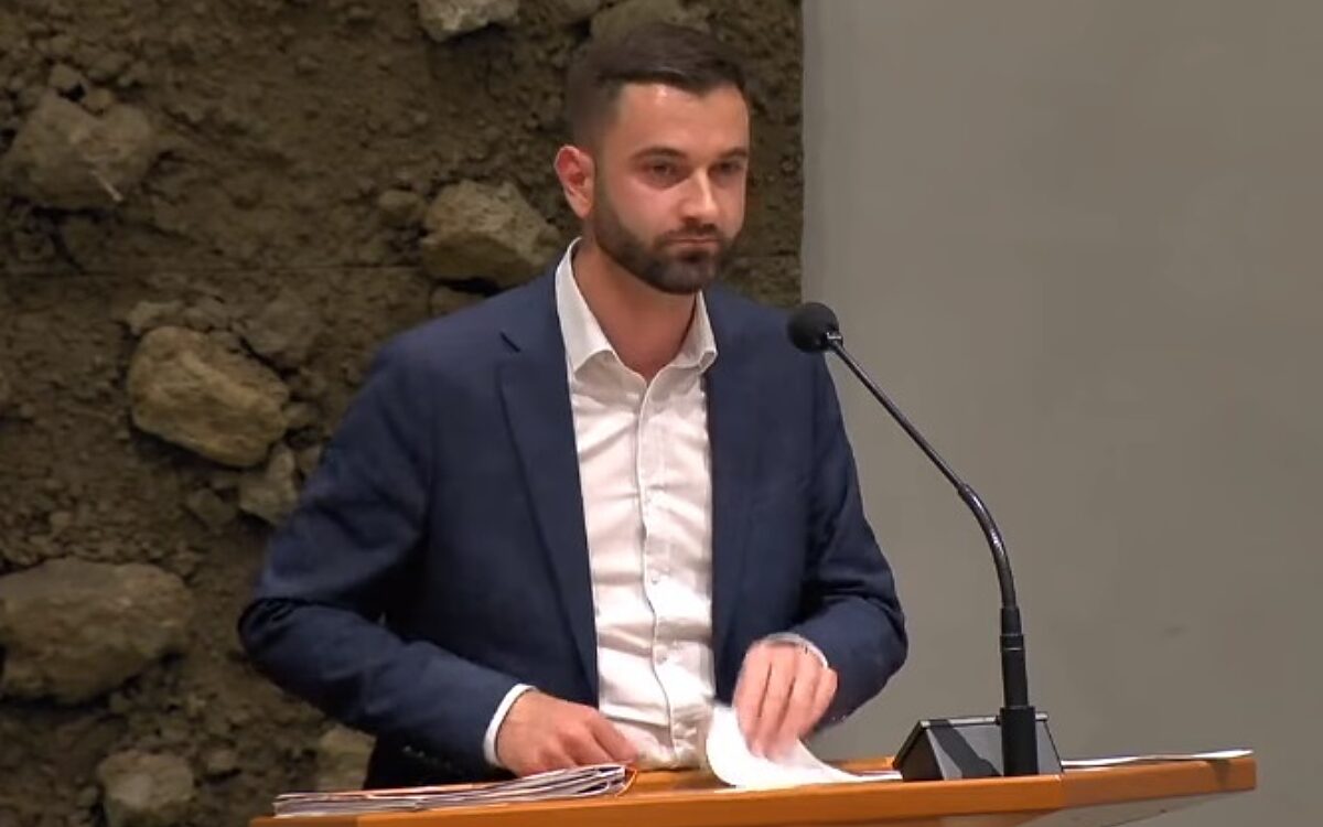 Video: Kamervoorzitter verbiedt 'from the river to the sea'-uitspraak over Palestina na 'provocatie' van DENK