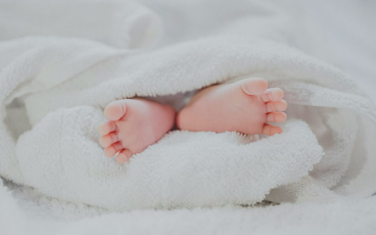 Amsterdam UMC en Erasmus MC openen kraamafdeling voor het achterlaten van baby's