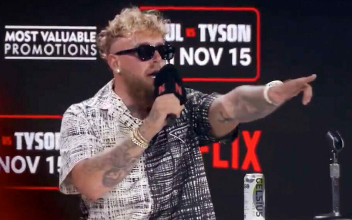 Jake Paul scheldt publiek in New York uit tijdens persconferentie: 'Dumbass democratic city!'
