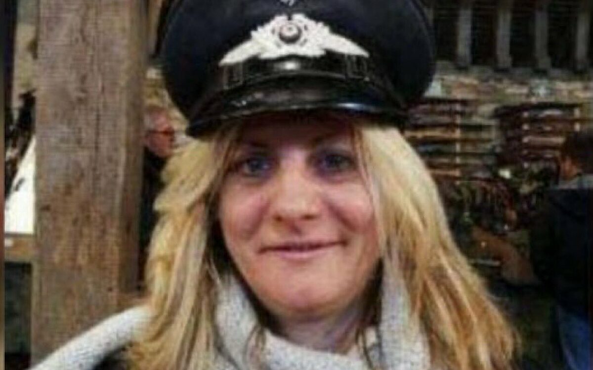 Franse RN-kandidaat teruggetrokken uit verkiezingen na foto met pet Luftwaffe met hakenkruis