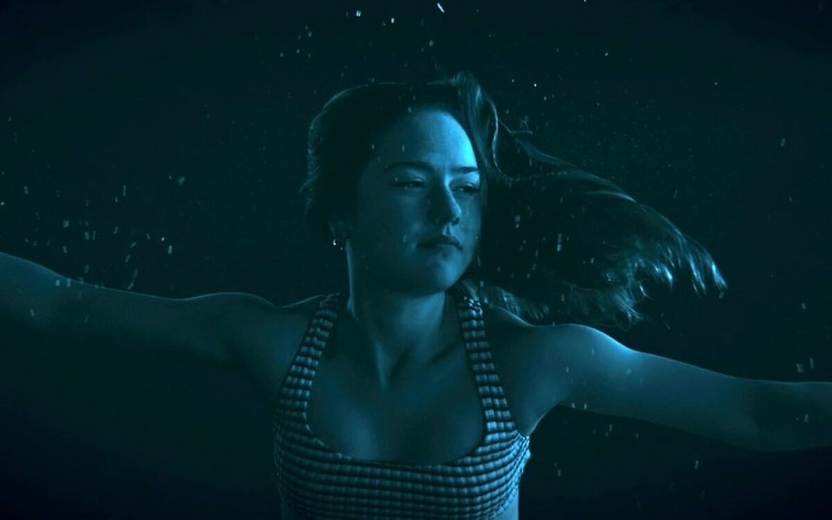 Zwembad blijkt bezeten in nieuwe horrorfilm Night Swim