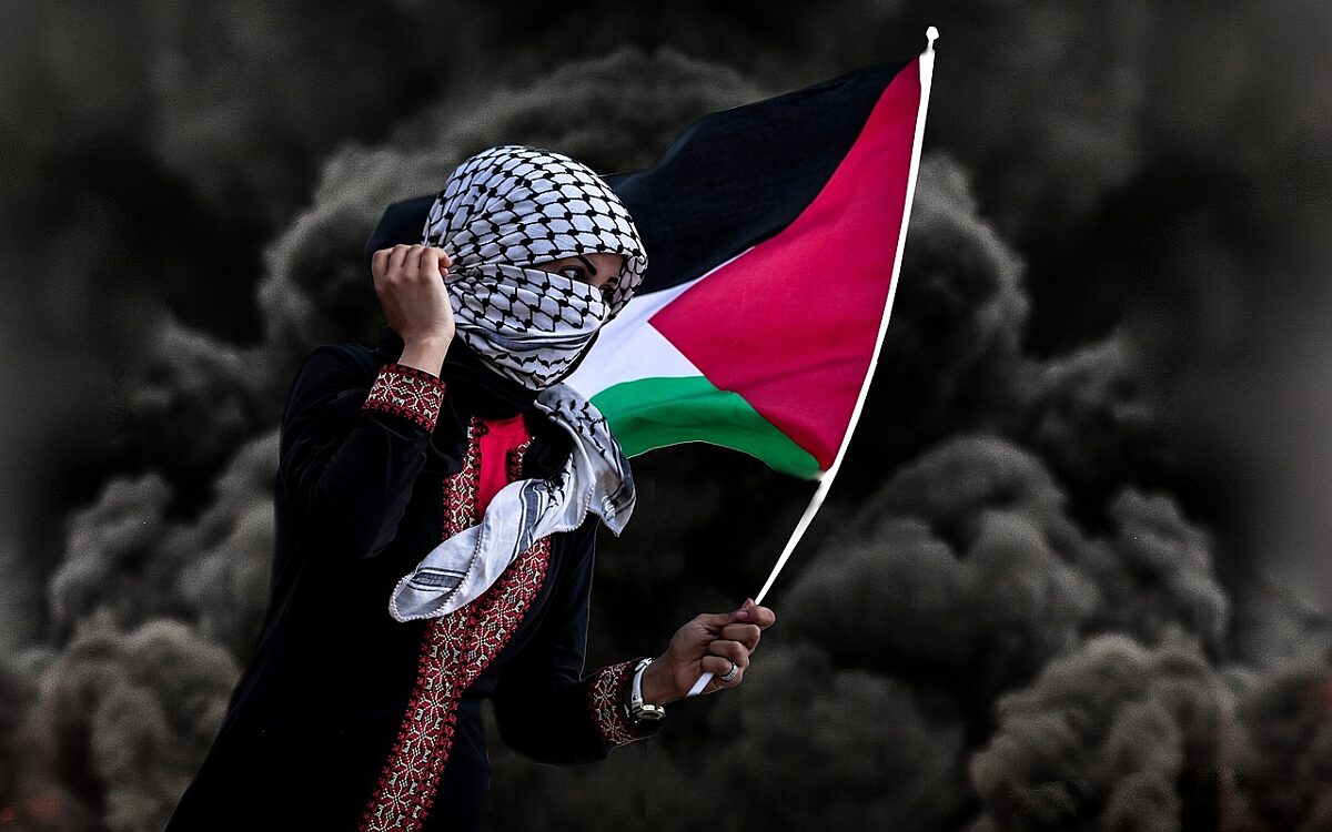 Derde week oorlog in Israël en Gaza begonnen: Nederlandse vrouw omgekomen, hulpkonvooi trekt Gaza in